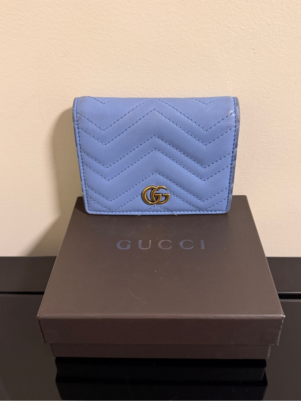 Gucci GG Marmont Small Bi-fold Chevron Leather Wallet in Light Blue authentic